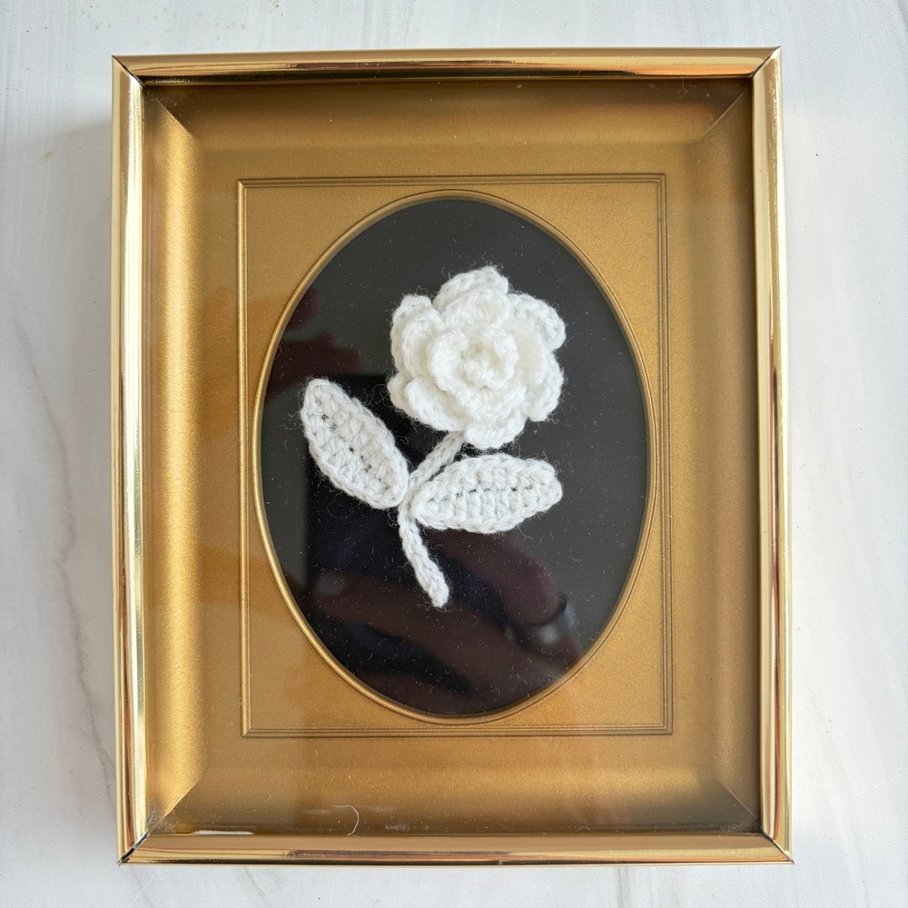 Vintage Handmade Crochet White Rose Framed Art Gold Tone Oval Mat 6x5
